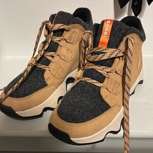 SOREL KINETIC™ IMPACT CARIBOU PLUS WOMEN'S WATERPROOF BOOT: Size 9